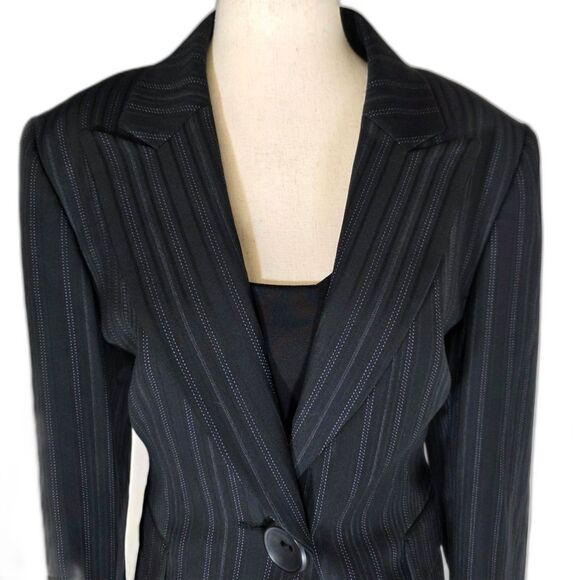 Tahari Petite Pin Striped Large Single Button Blazer Size 14 Petite - Picture 2 of 11